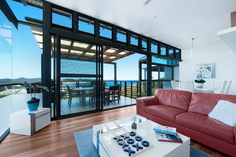One Mile Retreat - Accommodation Main Beach 3