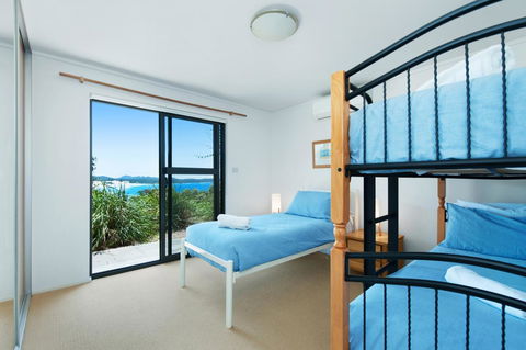 One Mile Retreat - Accommodation Main Beach 9