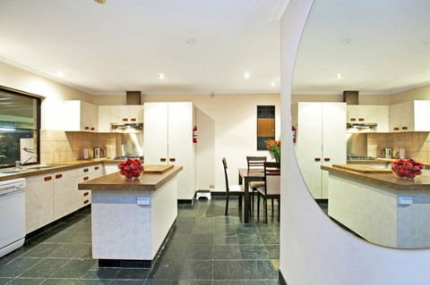 The Palms - Accommodation Main Beach 14