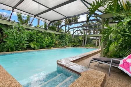 The Palms - Accommodation Main Beach 1