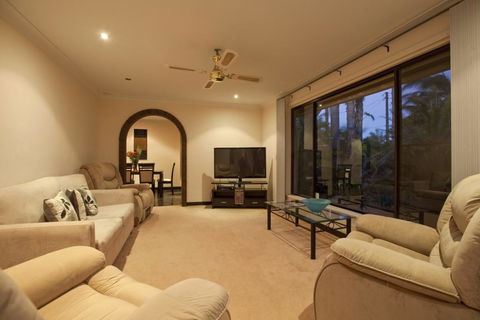 The Palms - Accommodation Main Beach 18