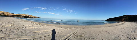 Middle River Beach House - East & West House - Accommodation Main Beach 18