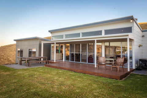 Middle River Beach House - East & West House - Accommodation Main Beach 22