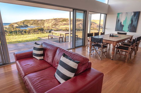 Middle River Beach House - East & West House - Accommodation Main Beach 6