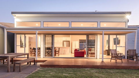 Middle River Beach House - East & West House - Accommodation Main Beach 7