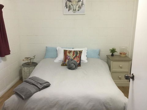 35 Trevena Road - Accommodation Main Beach 4