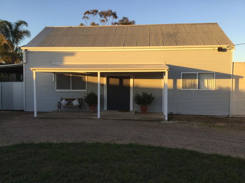 35 Trevena Road - Accommodation Main Beach 9