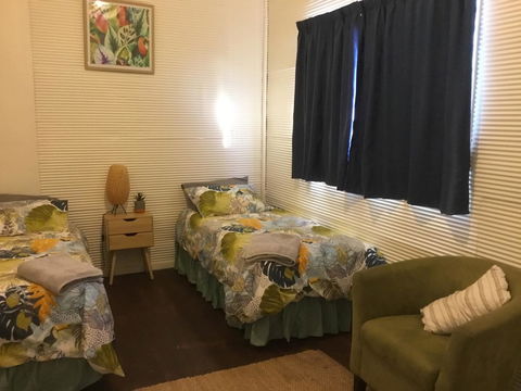 35 Trevena Road - Accommodation Main Beach 2