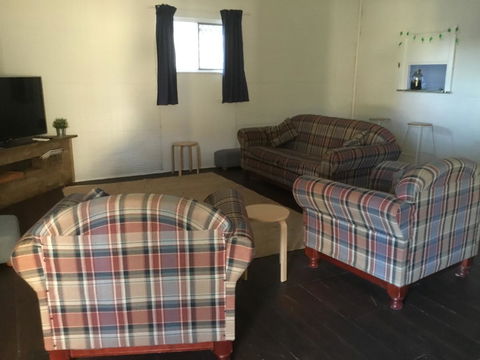 35 Trevena Road - Accommodation Main Beach 6
