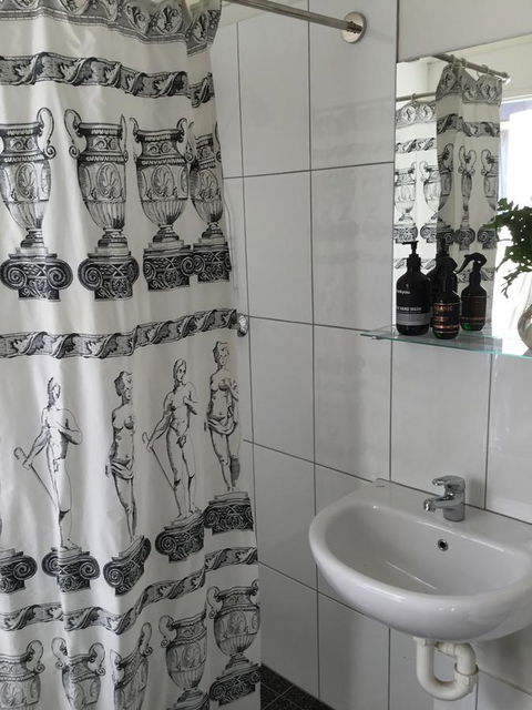 35 Trevena Road - Accommodation Main Beach 14