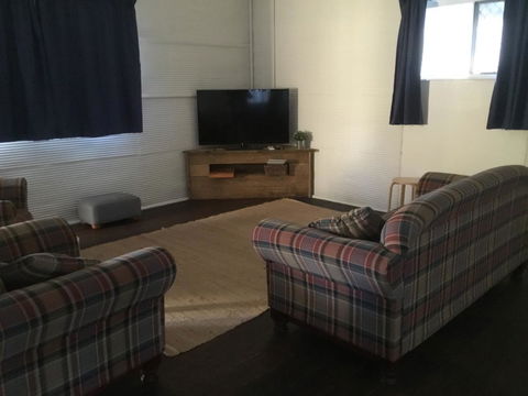35 Trevena Road - Accommodation Main Beach 3