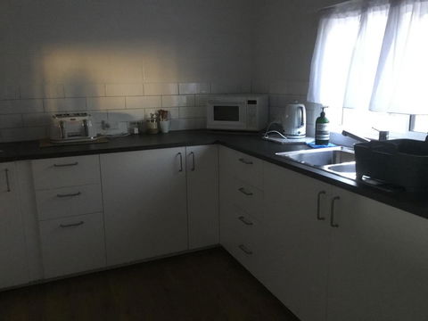 35 Trevena Road - Accommodation Main Beach 5