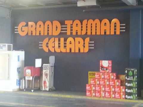 Grand Tasman Hotel - Accommodation Main Beach 29