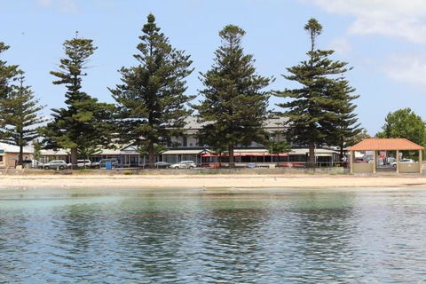 Grand Tasman Hotel - Accommodation Main Beach 34