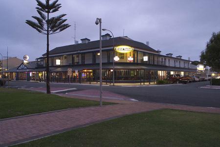 Grand Tasman Hotel - Accommodation Main Beach 16