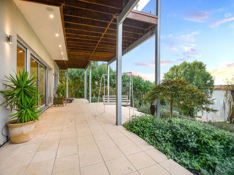 Muse On The Murray - Accommodation Main Beach 31
