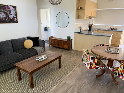 Sunshine Four - Accommodation Main Beach 0