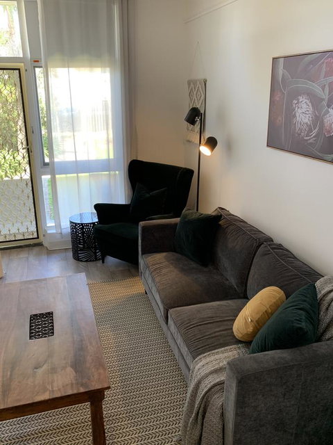 Sunshine Four - Accommodation Main Beach 7
