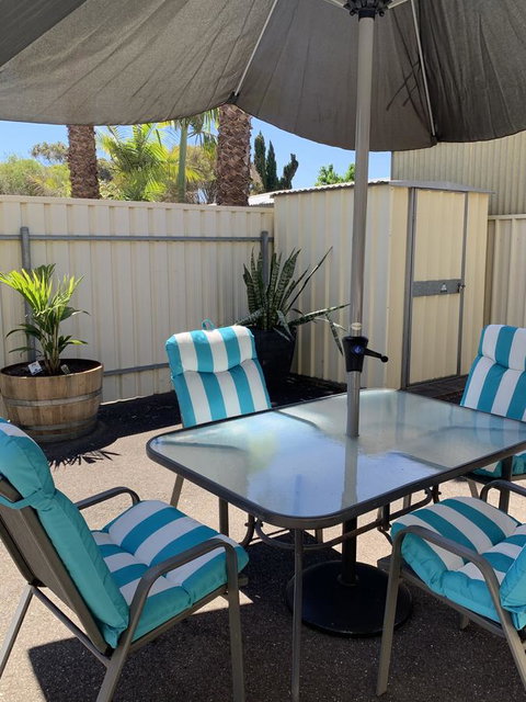 Sunshine Four - Accommodation Main Beach 43