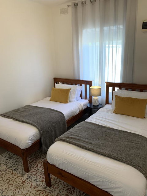 Sunshine Four - Accommodation Main Beach 34