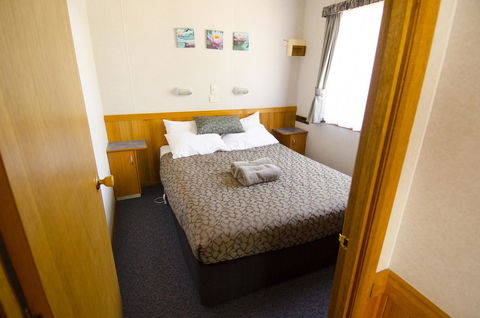 Lakeside Tourist Park - Accommodation Main Beach 14
