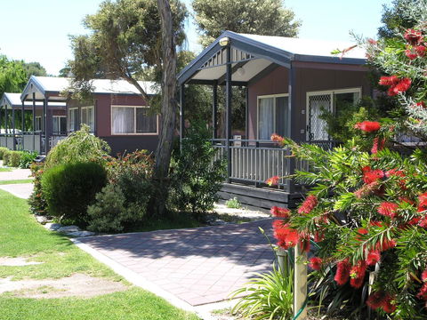 Lakeside Tourist Park - Accommodation Main Beach 17