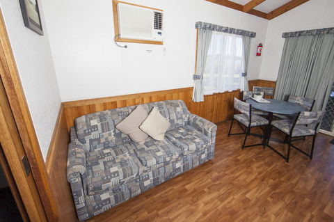 Lakeside Tourist Park - Accommodation Main Beach 6