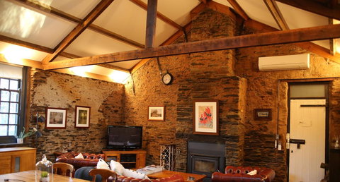 William Hunt's Retreat - Cypress Studio - Accommodation Main Beach 18