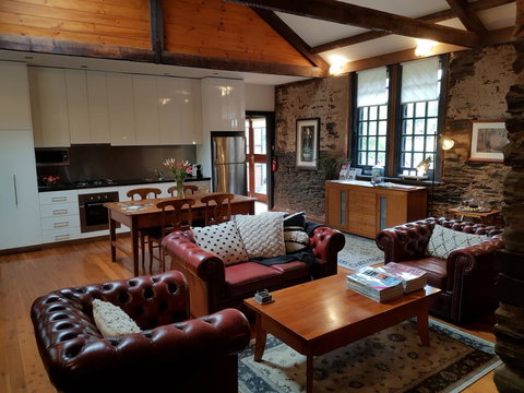 William Hunt's Retreat - Cypress Studio - Accommodation Main Beach 1