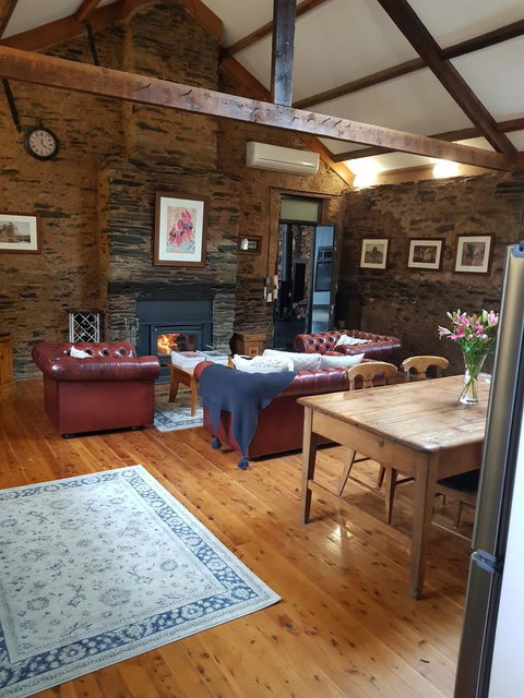 William Hunt's Retreat - Cypress Studio - Accommodation Main Beach 9