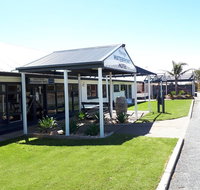 Meningie's Waterfront Motel - Accommodation Main Beach