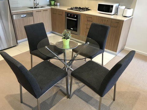 Ther-Rich 2Brm CBD Apartment - Accommodation Main Beach 35