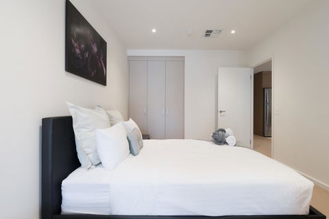 Ther-Rich 2Brm CBD Apartment - Accommodation Main Beach 0