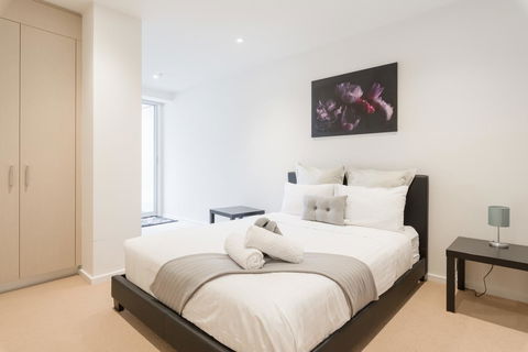 Ther-Rich 2Brm CBD Apartment - Accommodation Main Beach 3
