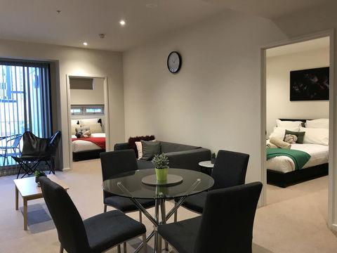 Ther-Rich 2Brm CBD Apartment - Accommodation Main Beach 42