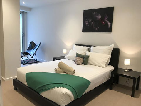 Ther-Rich 2Brm CBD Apartment - Accommodation Main Beach 44