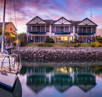 Marina Reflections - Accommodation Main Beach