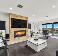 KENNEDY EXECUTIVE TOWNHOUSE - Accommodation Main Beach
