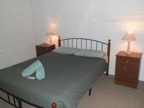 Desert View Apartments - Accommodation Main Beach 5