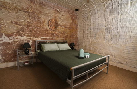 Desert View Apartments - Accommodation Main Beach 4