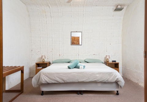 Desert View Apartments - Accommodation Main Beach 6