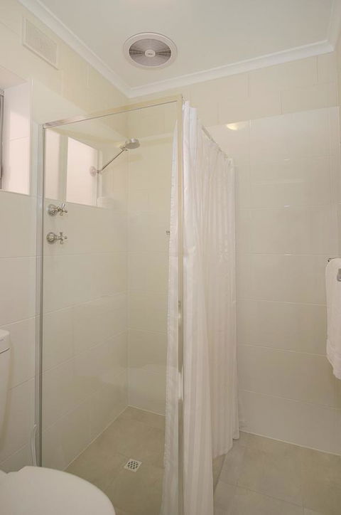 Victor Harbor City Inn - Accommodation Main Beach 25