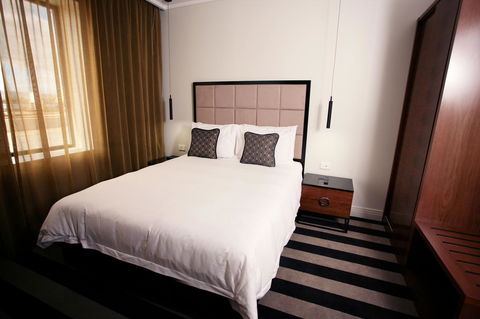 Ellen Hotel - Accommodation Main Beach 26