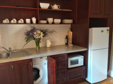 Fernweh Guesthouse - Accommodation Main Beach 22