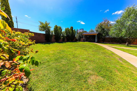 Country Roads Motor Inn Naracoorte - Accommodation Main Beach 43