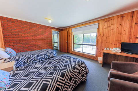 Country Roads Motor Inn Naracoorte - Accommodation Main Beach 15