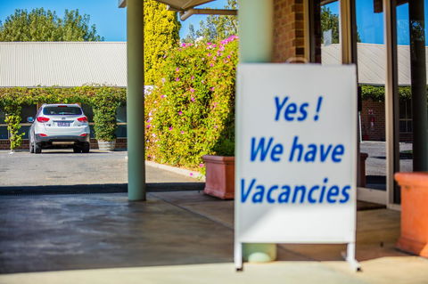 Country Roads Motor Inn Naracoorte - Accommodation Main Beach 22
