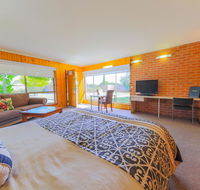 Country Roads Motor Inn Naracoorte - Accommodation Main Beach