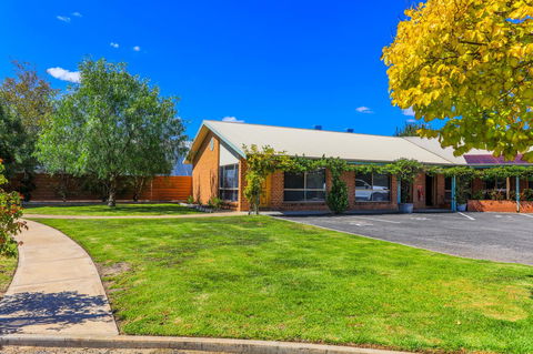 Country Roads Motor Inn Naracoorte - Accommodation Main Beach 13