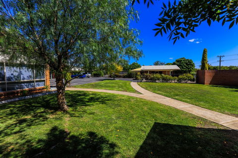 Country Roads Motor Inn Naracoorte - Accommodation Main Beach 39